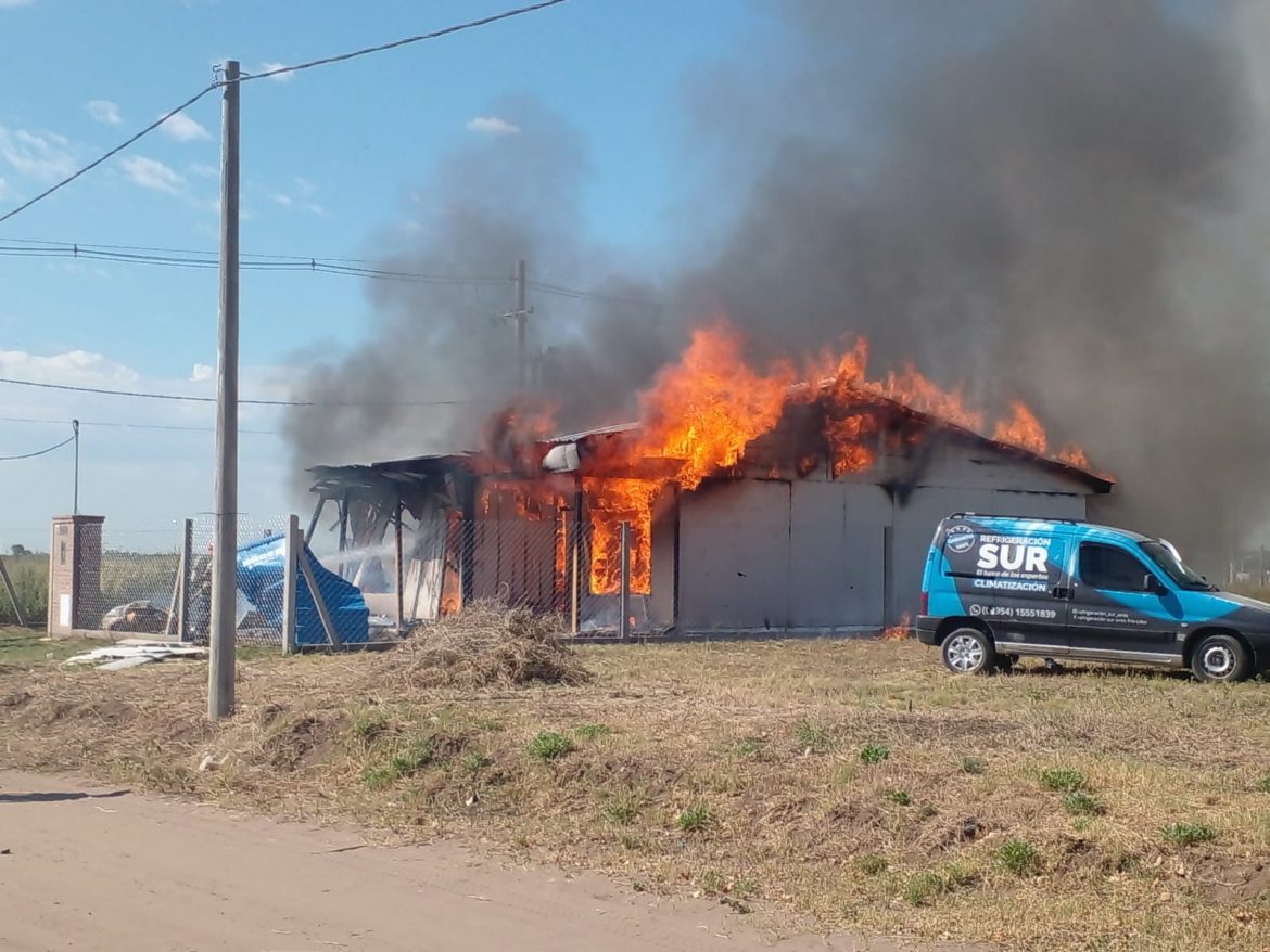 Santa Rosa: estaba por irse a vivir a su nueva casa, pero se le quemó totalmente