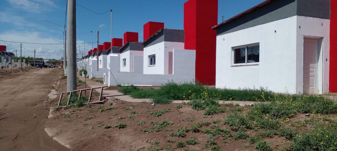 Estos son los nombres de los 38 adjudicatarios de las casas sociales en Acha