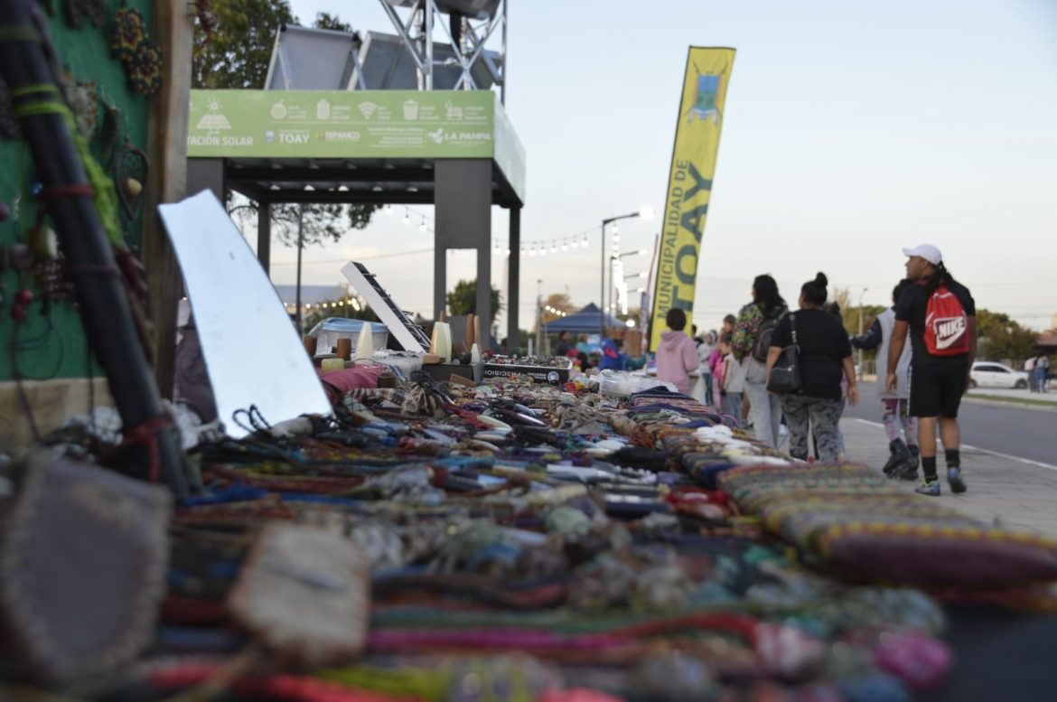 Feria artesanal en Toay