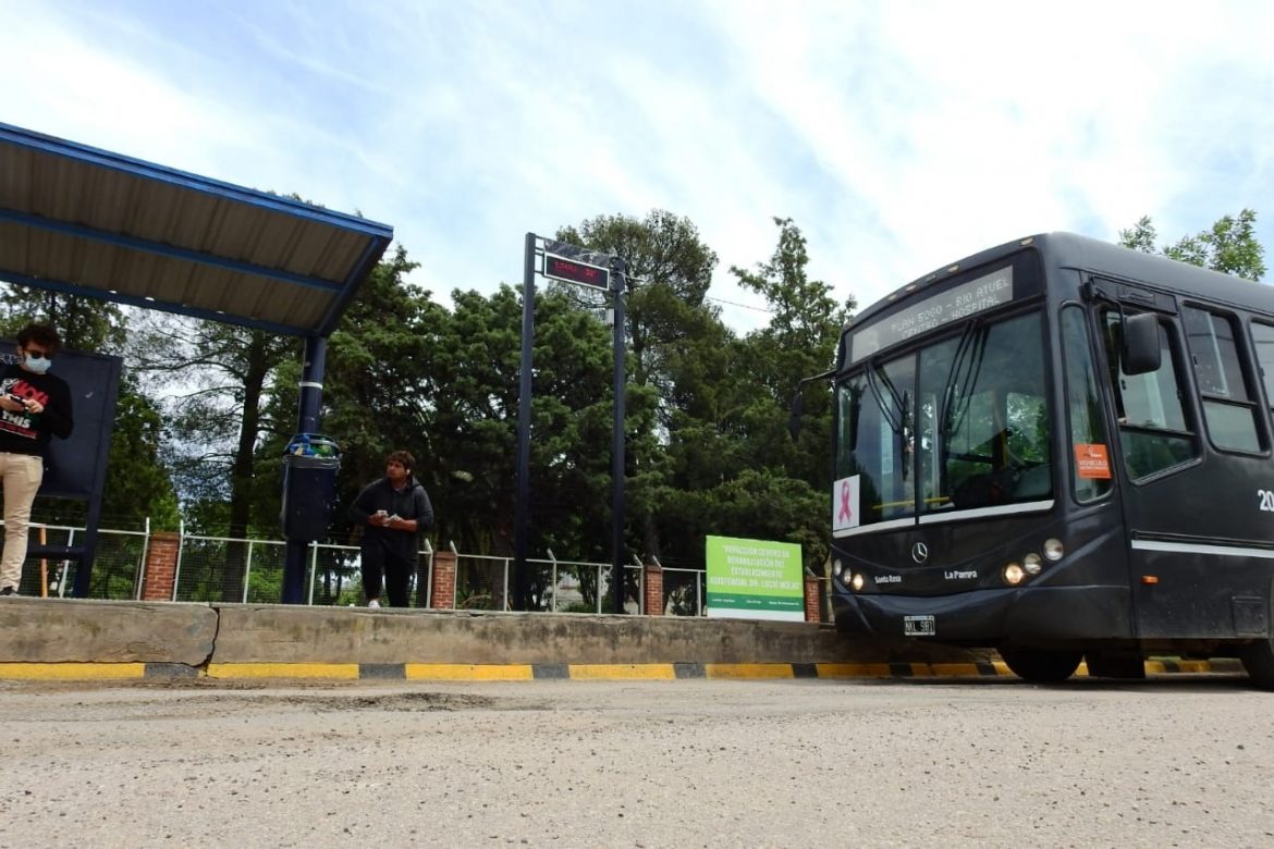 El boleto de micros en Santa Rosa tendrá un incremento del 36%: de $715 a $972