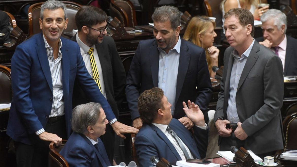 Diputados aprobó en general la ley ómnibus y pasó para el martes el debate de los artículos