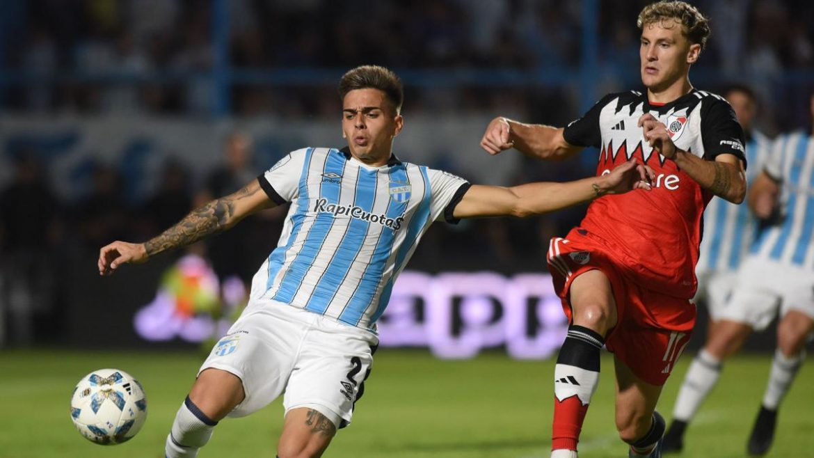 Barco erró dos penales y River igualó sin goles en Tucumán