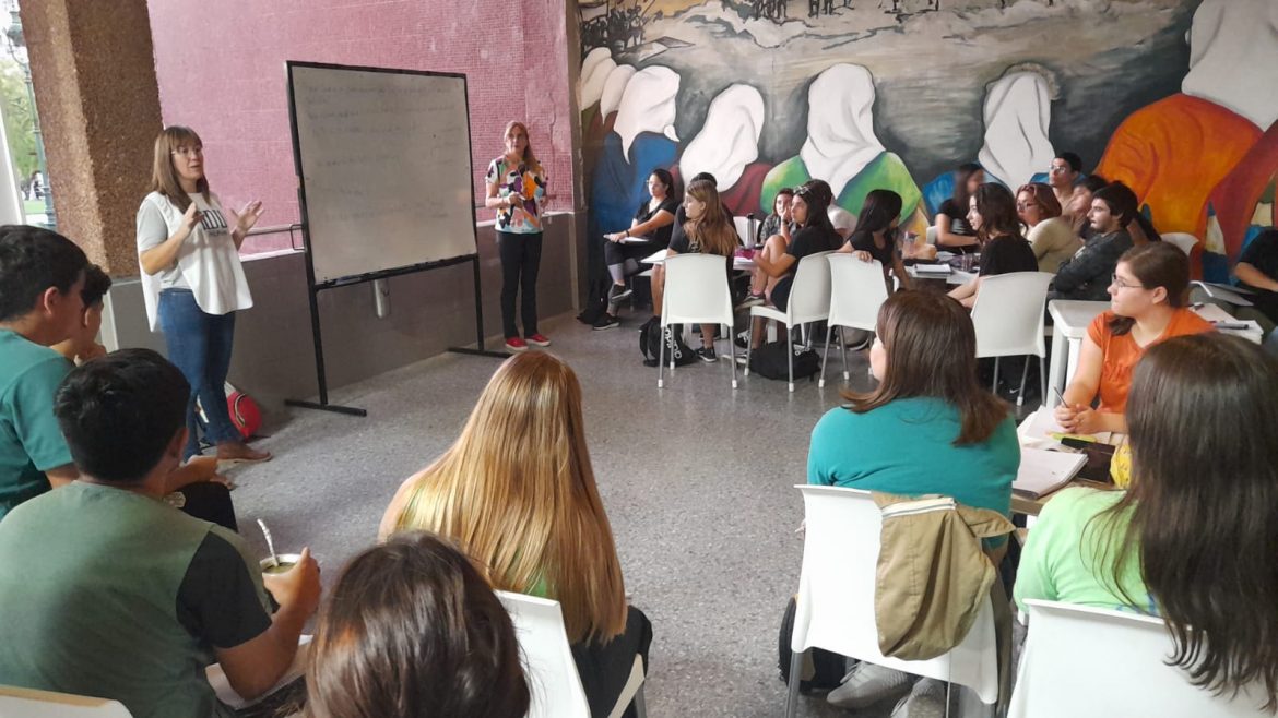 La UNLPam inicia talleres para mayores de 25 años sin título secundario