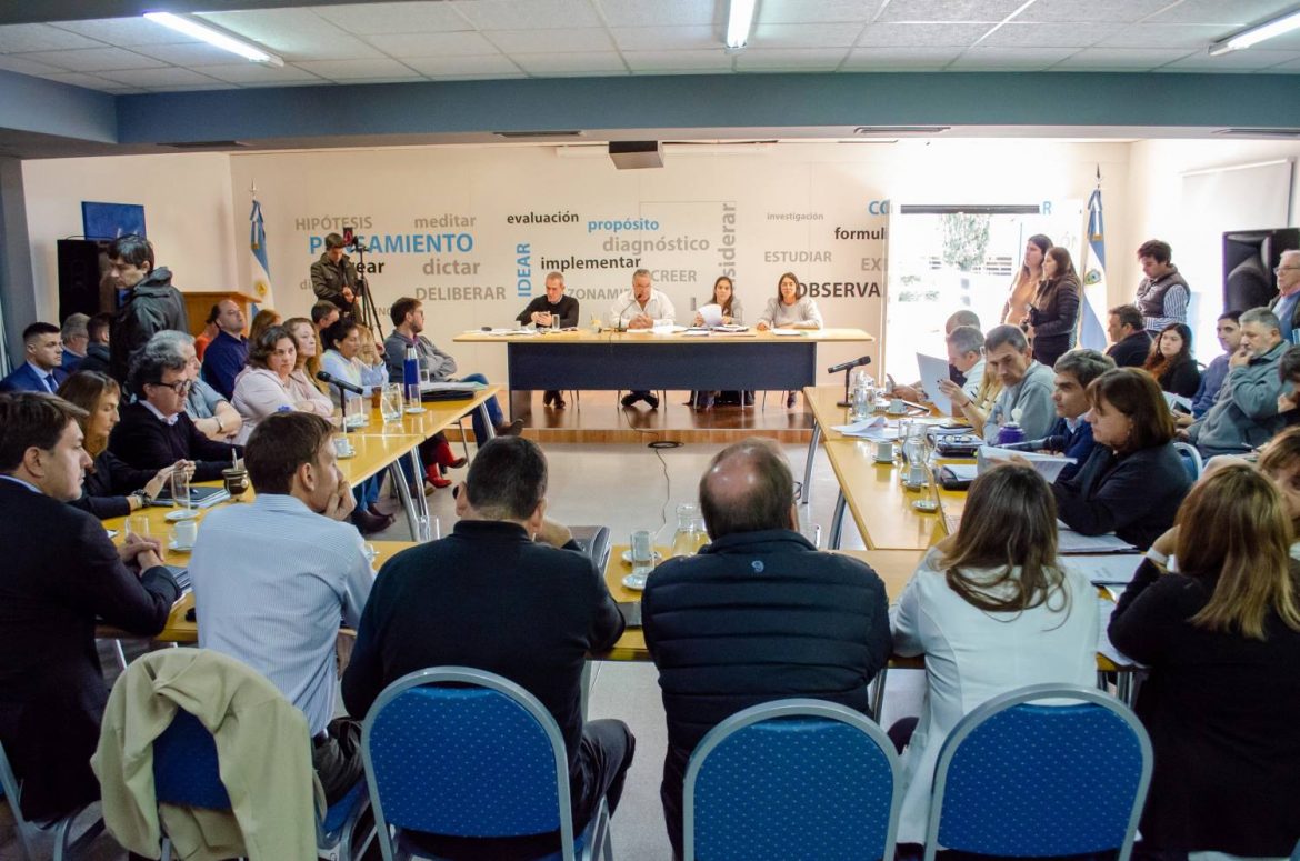 La oposición se dividió: hay tres dictámenes por la reactivación de la obra pública nacional