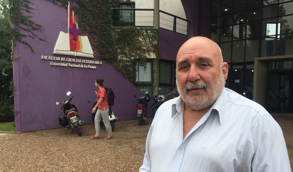 El decano de Veterinarias puso en duda la continuidad de las actividades por el feroz ajuste de Milei