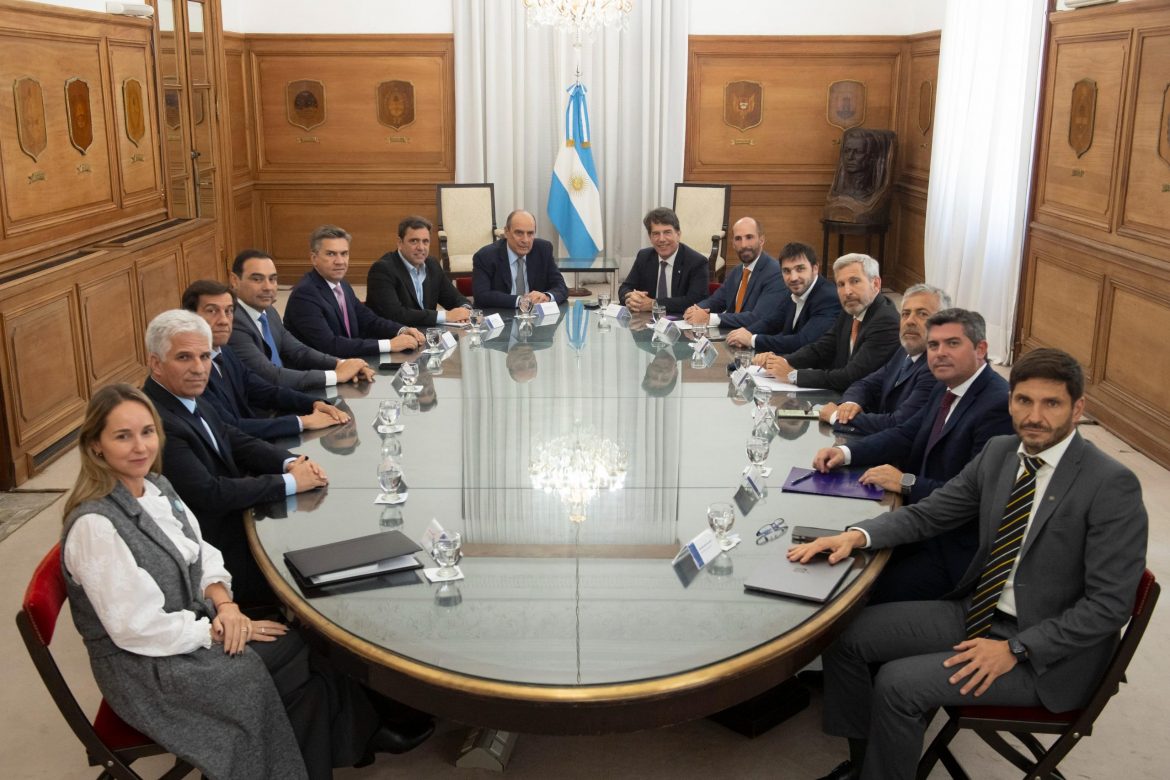 Ley Ómnibus: la Casa Rosada se comprometió a revisar Ganancias en la reunión con los gobernadores de JXC