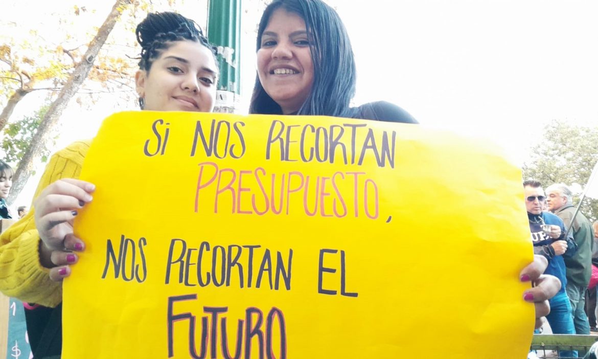 Docentes universitarios: el Gobierno, ahora, garantizará un salario mínimo