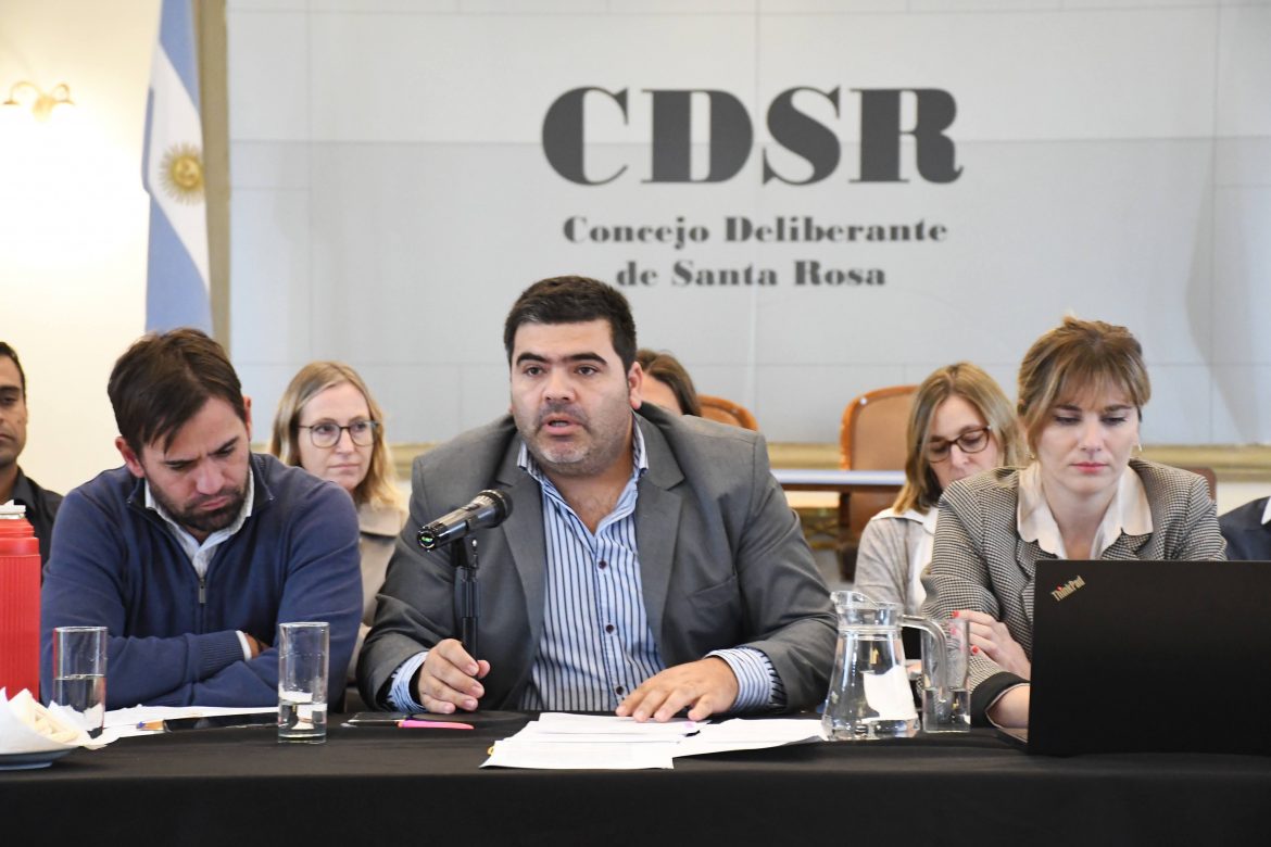 Secretarios fueron al concejo por el presupuesto 2024 de Santa Rosa, que asciende a $35 mil millones