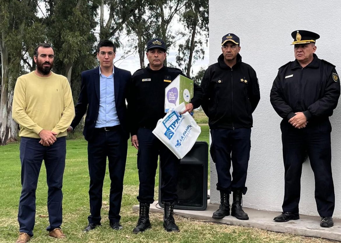 Relmo: entregaron una vivienda para personal policial