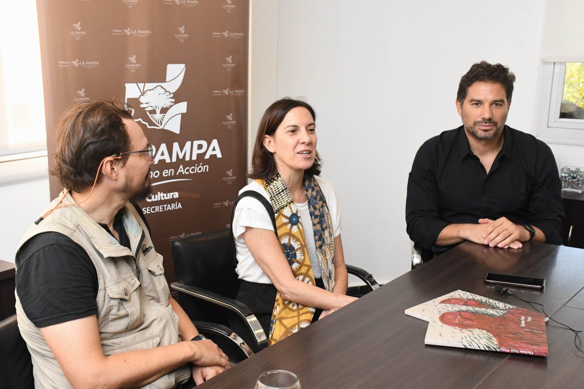 Joaquina, la hija del artista y arquitecto Clorindo Testa, en Santa Rosa