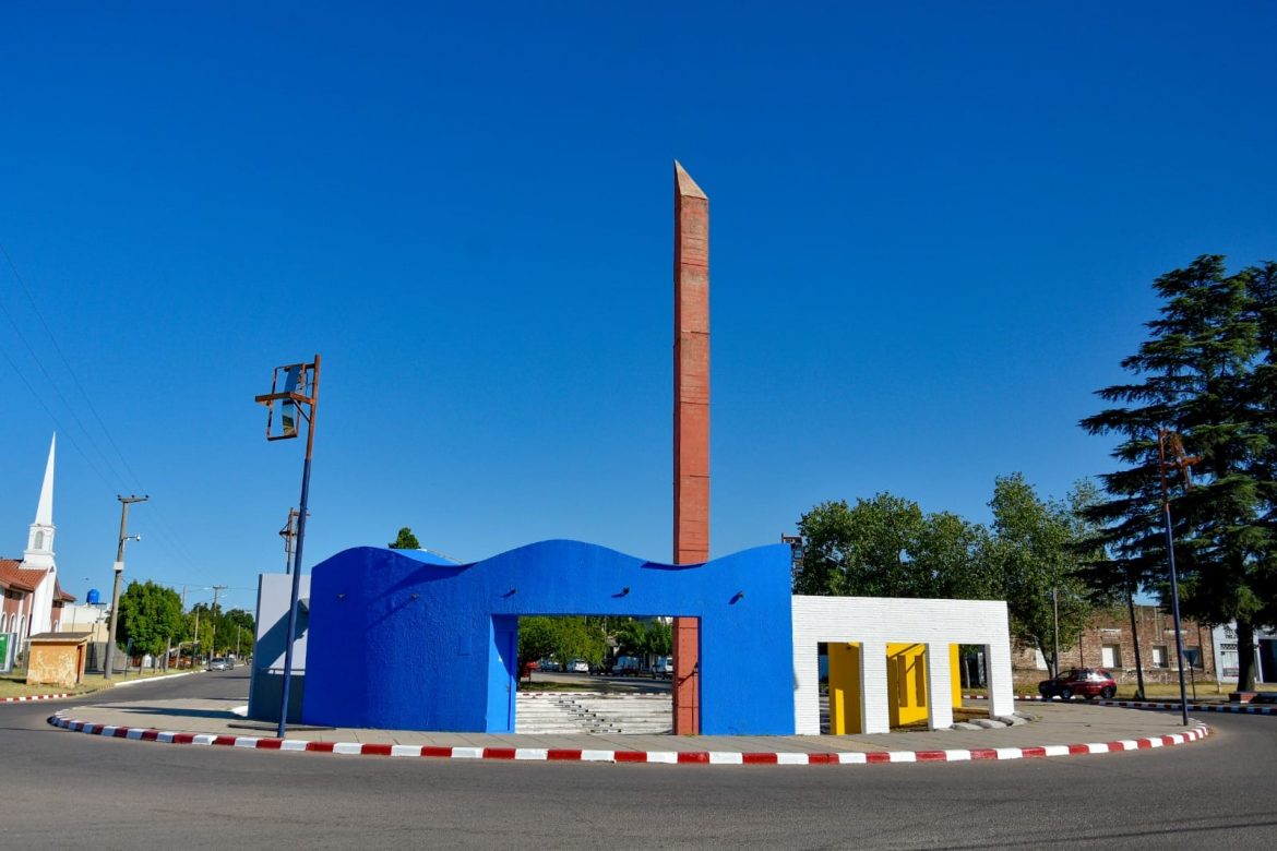 Toay: madre denuncia que “no quieren” reconectarle la luz y amenaza con encadenarse