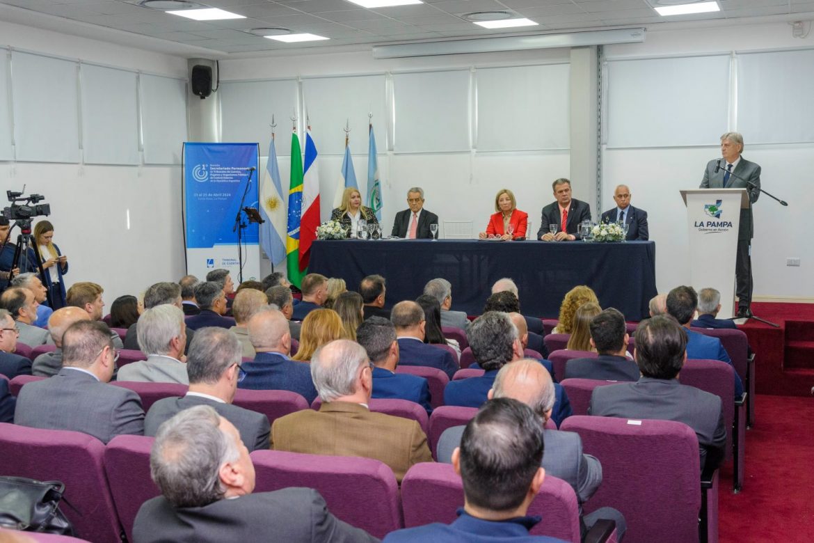 “Lo mejor que nos puede pasar es que nos controlen”