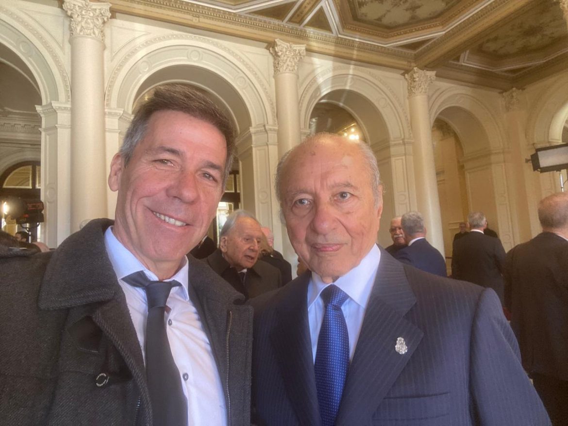 Ardohain, el neomenemista: acto con Milei y abrazo con un Menem