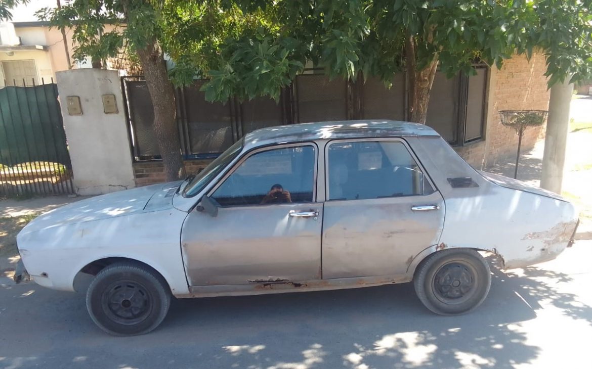 Se roban un auto remolcándolo en Santa Rosa: dueño pide ayuda para localizarlo