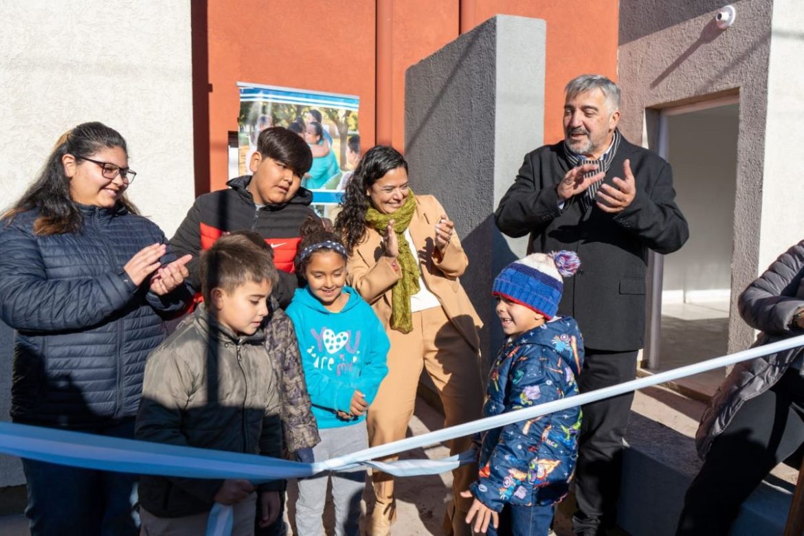 El Gobierno provincial entregó 25 viviendas en Santa Isabel