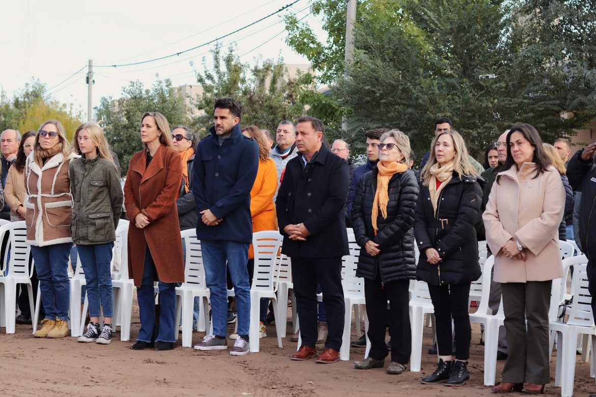 Un barrio de Acha lleva desde hoy el nombre de Rubén Marín