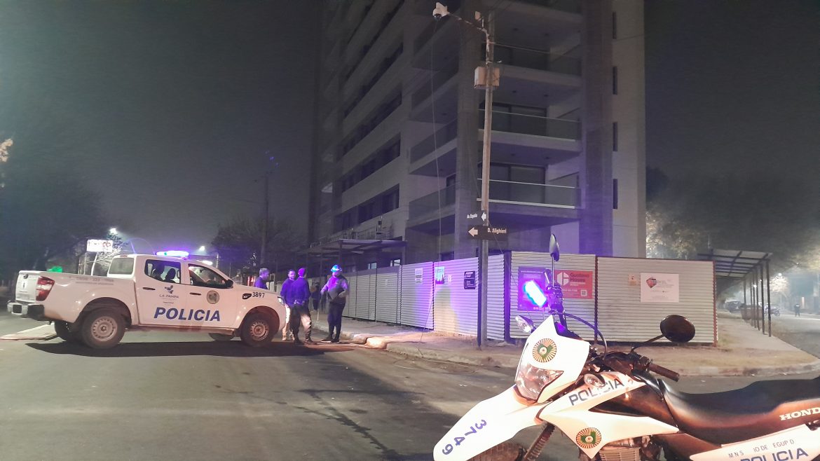 Un hombre cayó de la terraza de un edificio en construcción en Santa Rosa