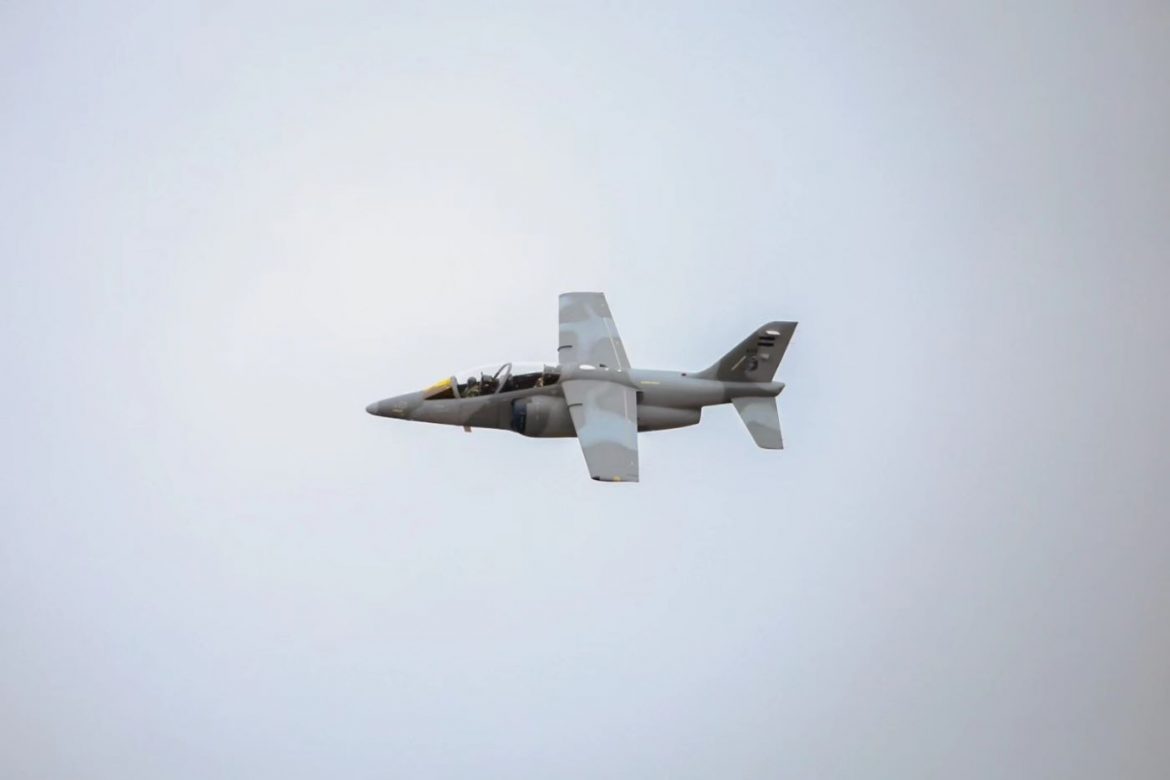 Fadea entregó dos aviones Pampa III modernizados a la Fuerza Aérea