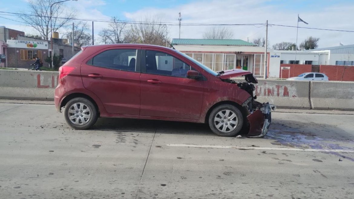 Una policía embarazada, internada por precaución luego de un choque