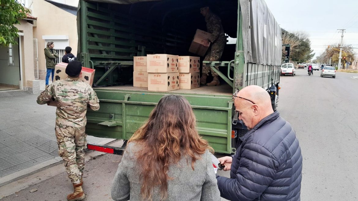 Llegaron los 600 kilos de leche a Santa Rosa: Conin ya los distribuyó en merenderos