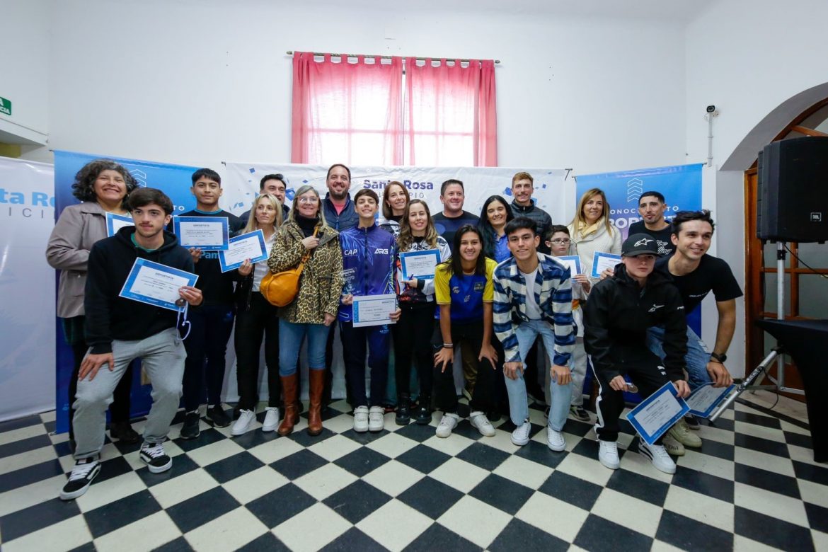 La intendencia entregó reconocimientos a deportistas santarroseños