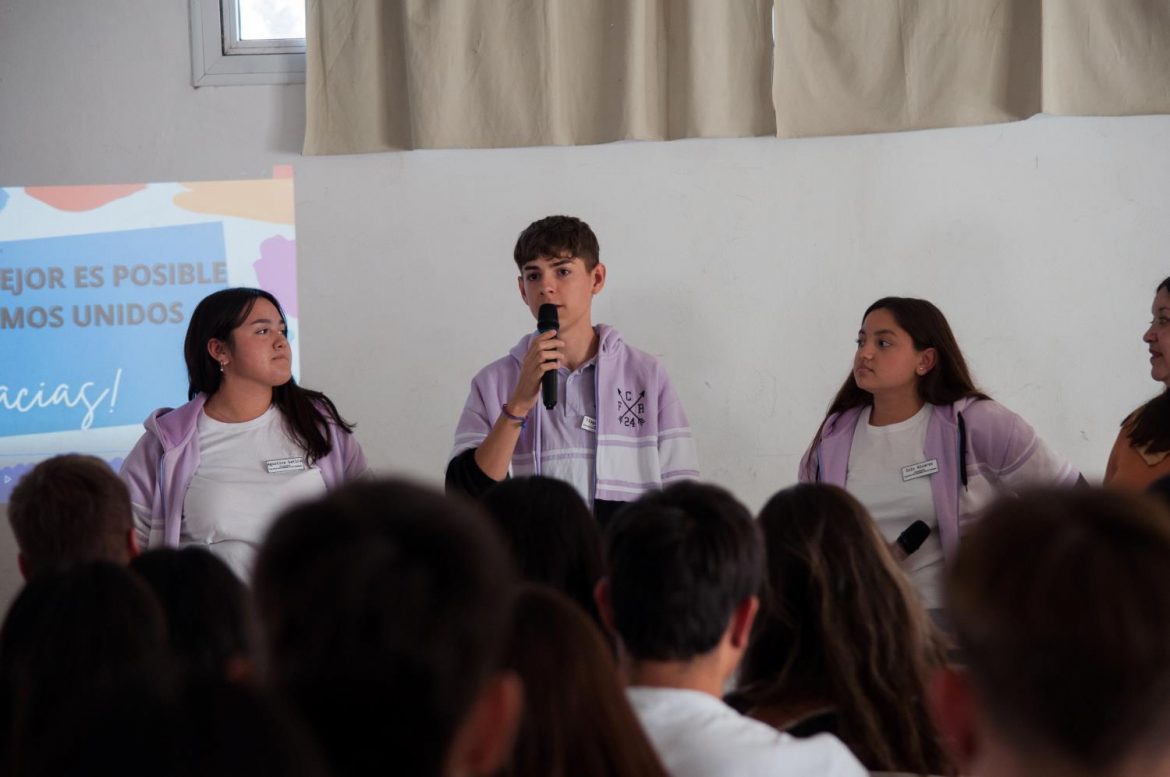 Estudiantes de Victorica presentaron una campaña contra el abuso infantil y adolescente