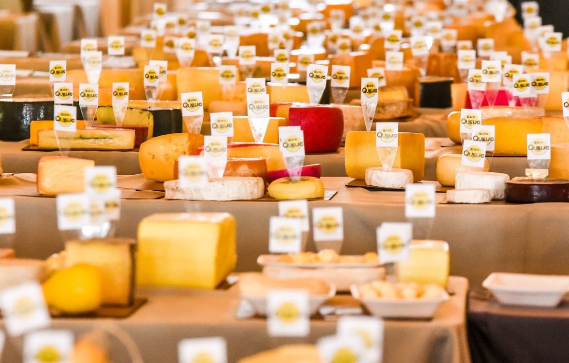 Los quesos saborizados de Santa Lucía fueron premiados en concurso internacional en Brasil