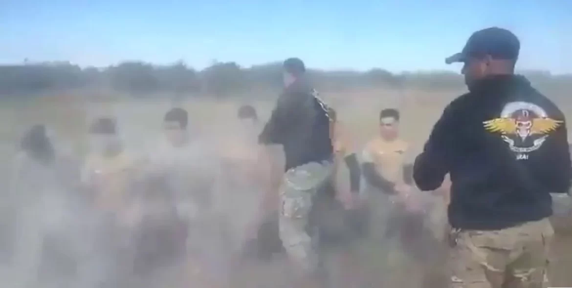 Brutal “fiesta de iniciación”: les arrojaron cal viva a 35 soldados que sufrieron graves quemaduras