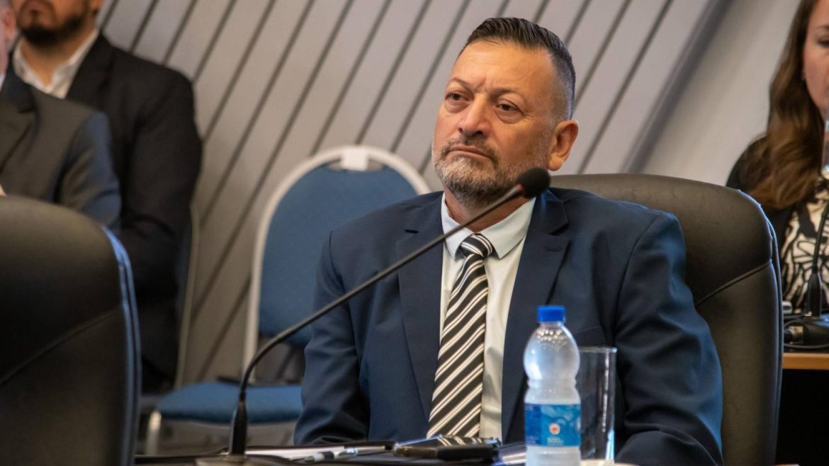 Sin dar nombres, diputado de la UCR insiste en que Provincia les da menos dinero a las intendencias radicales