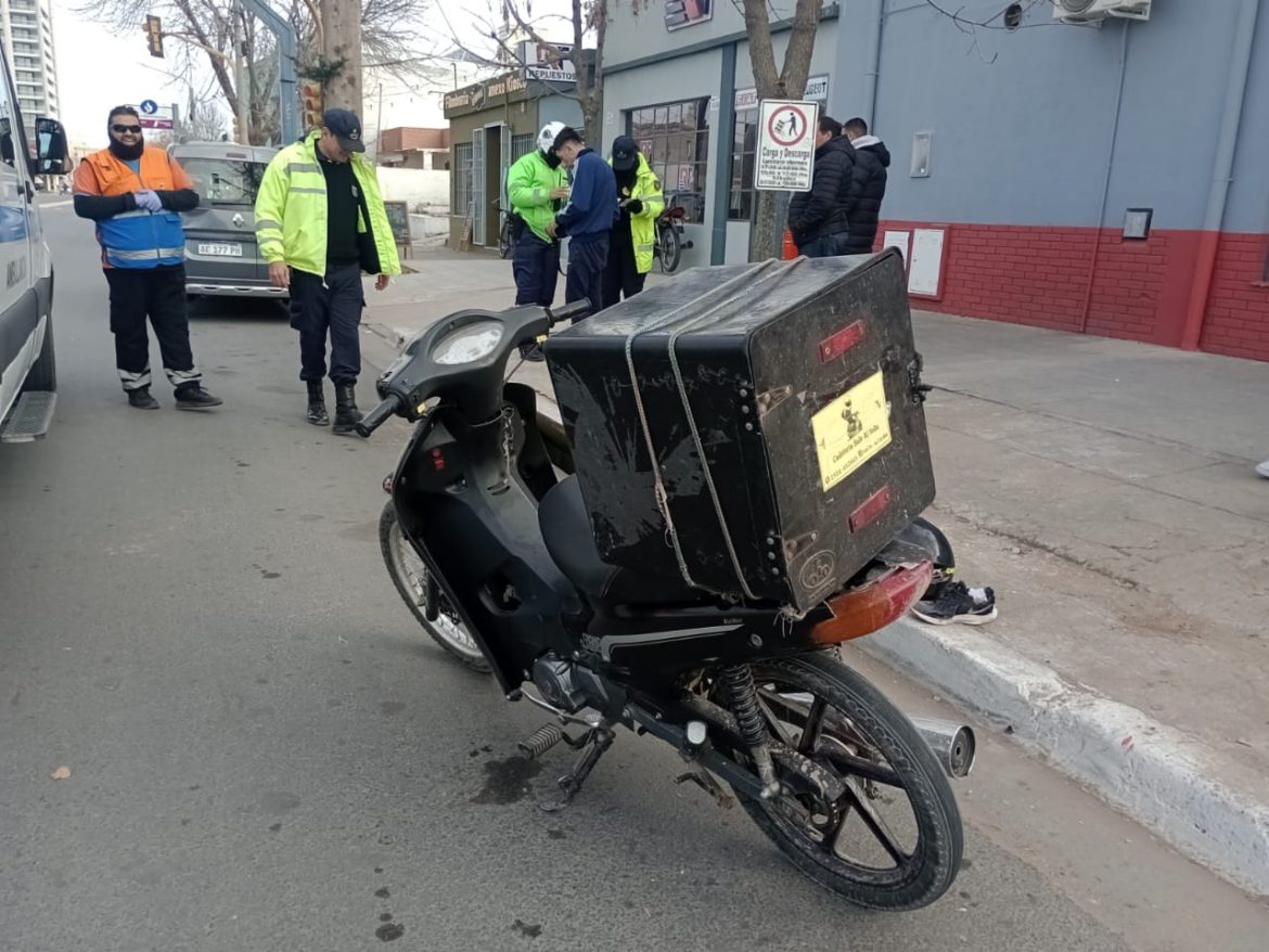 Cadete se chocó un utilitario y sufrió heridas