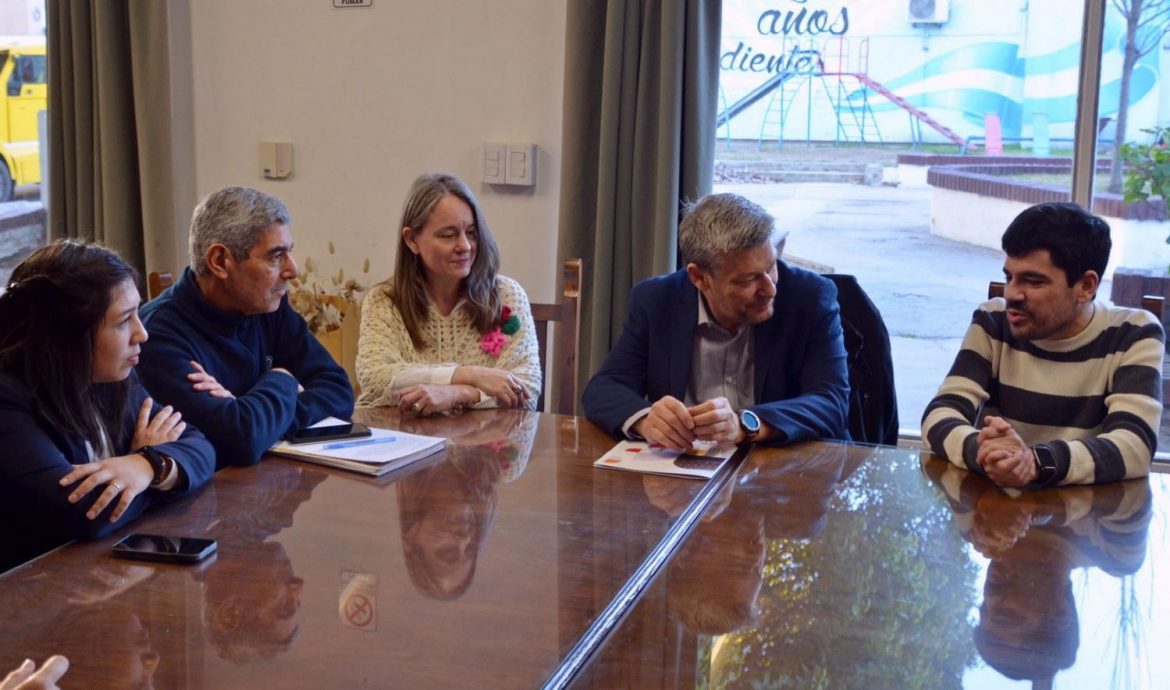 La CPE firma acuerdo con la UNLPam e inicia la digitalización de 25 mil volúmenes de su biblioteca