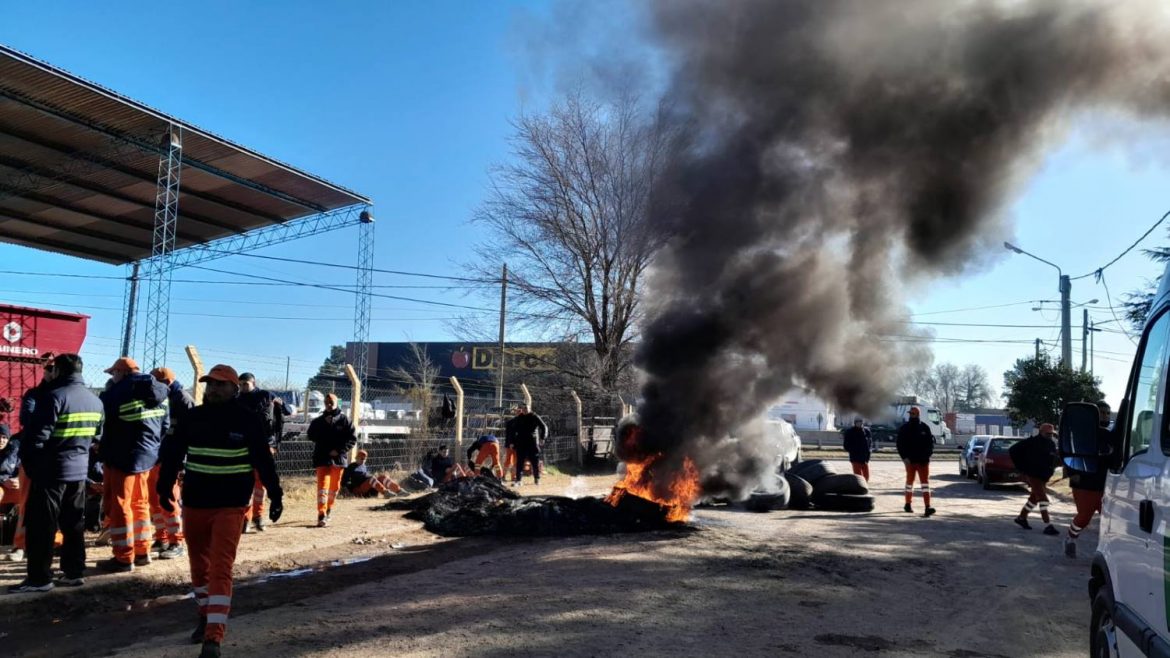 La municipalidad y Camioneros acordaron por el conflicto de los recolectores