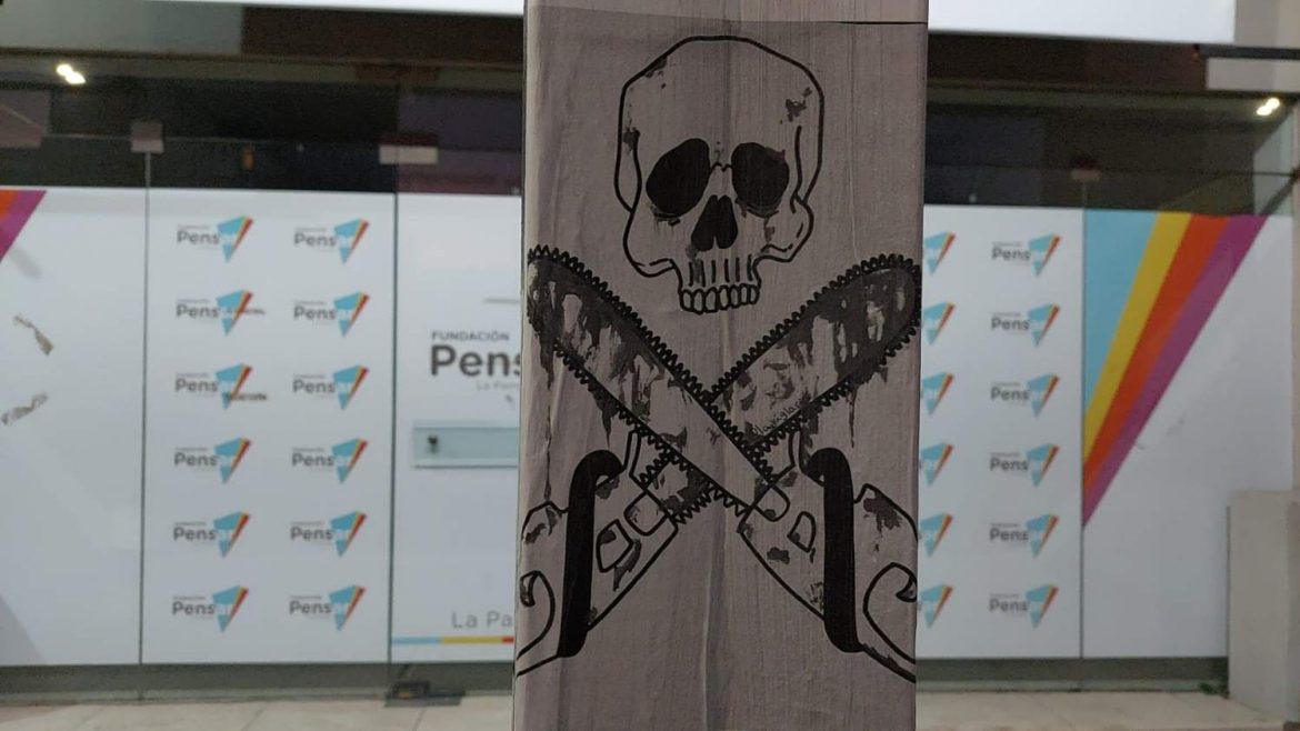 “Escrache” a locales de la UCR y del PRO: “Traidores a La Pampa”