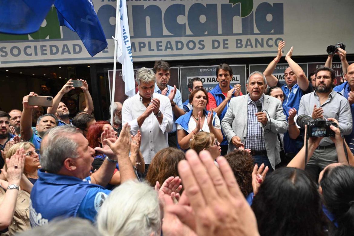 El gremio bancario acordó otro aumento: en cuánto quedó el sueldo mínimo