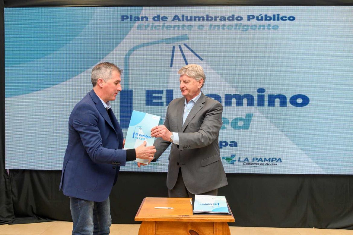 Ziliotto anunció que el Gobierno y la cooperativa de Macachín construirán un parque fotovoltaico