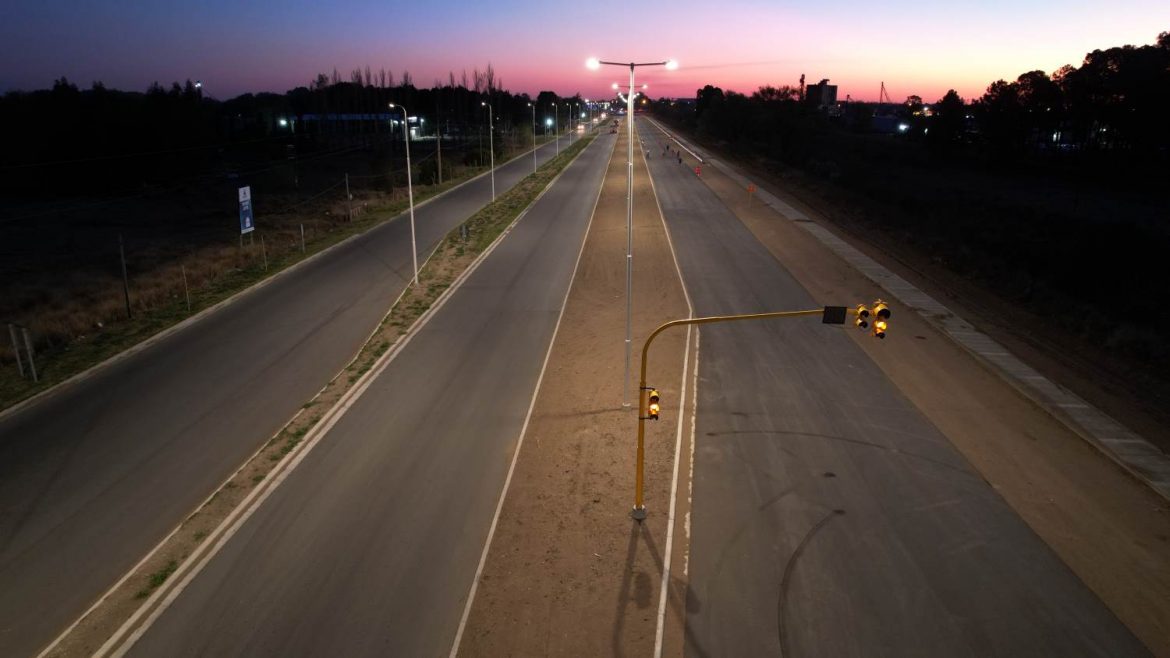 Se habilita la iluminación y semaforización en importante tramo de la Doble Vía de Pico