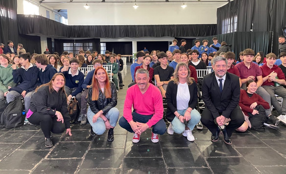 “Educación + Justicia”: charla sobre grooming y apuestas en la Rural de Pico