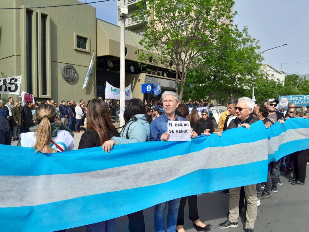 Ganancias afecta a 900 bancarios pampeanos: se apoyan en el amparo a los médicos y analizan iniciar otra demanda