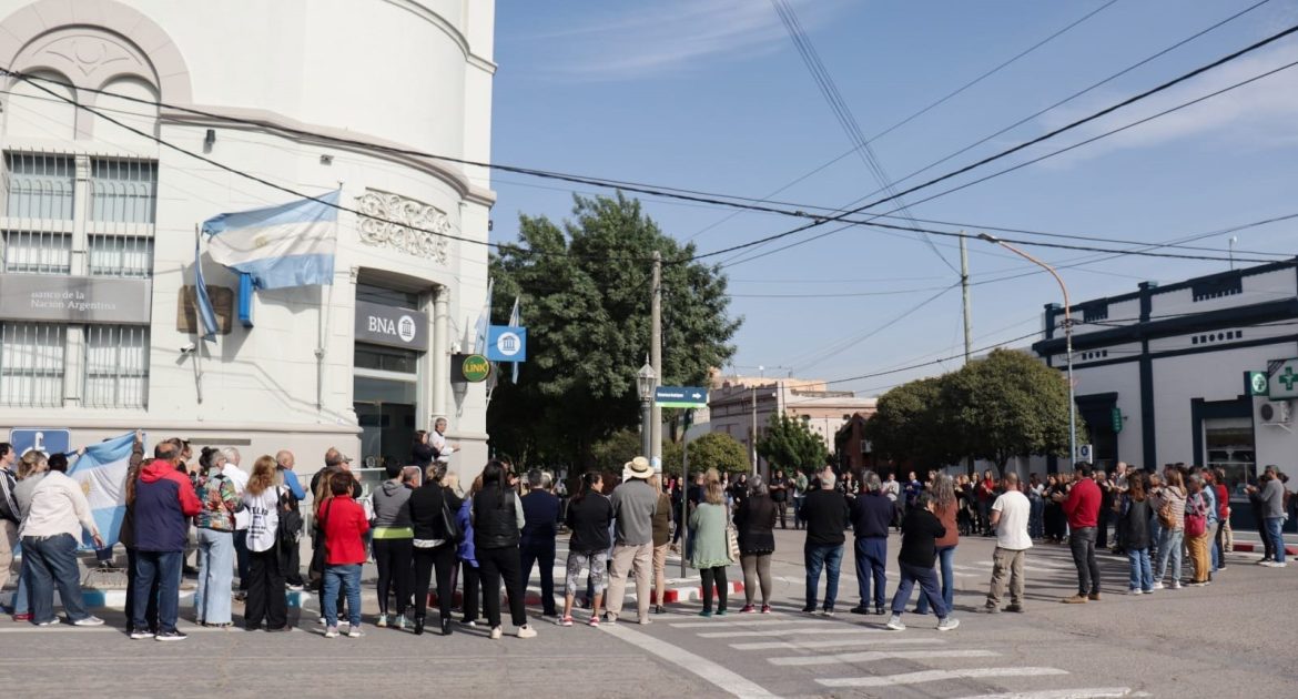 Rauschenberger y Varinia Marín: el BNA usa de “pretexto” el aumento de ingresos brutos para cerrar las sucursales