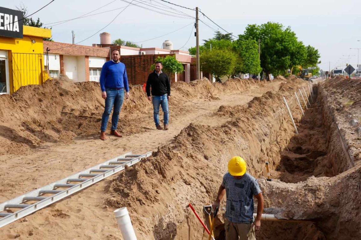 Di Nápoli supervisó obras de cloacas: “Estamos resolviendo un problema histórico”