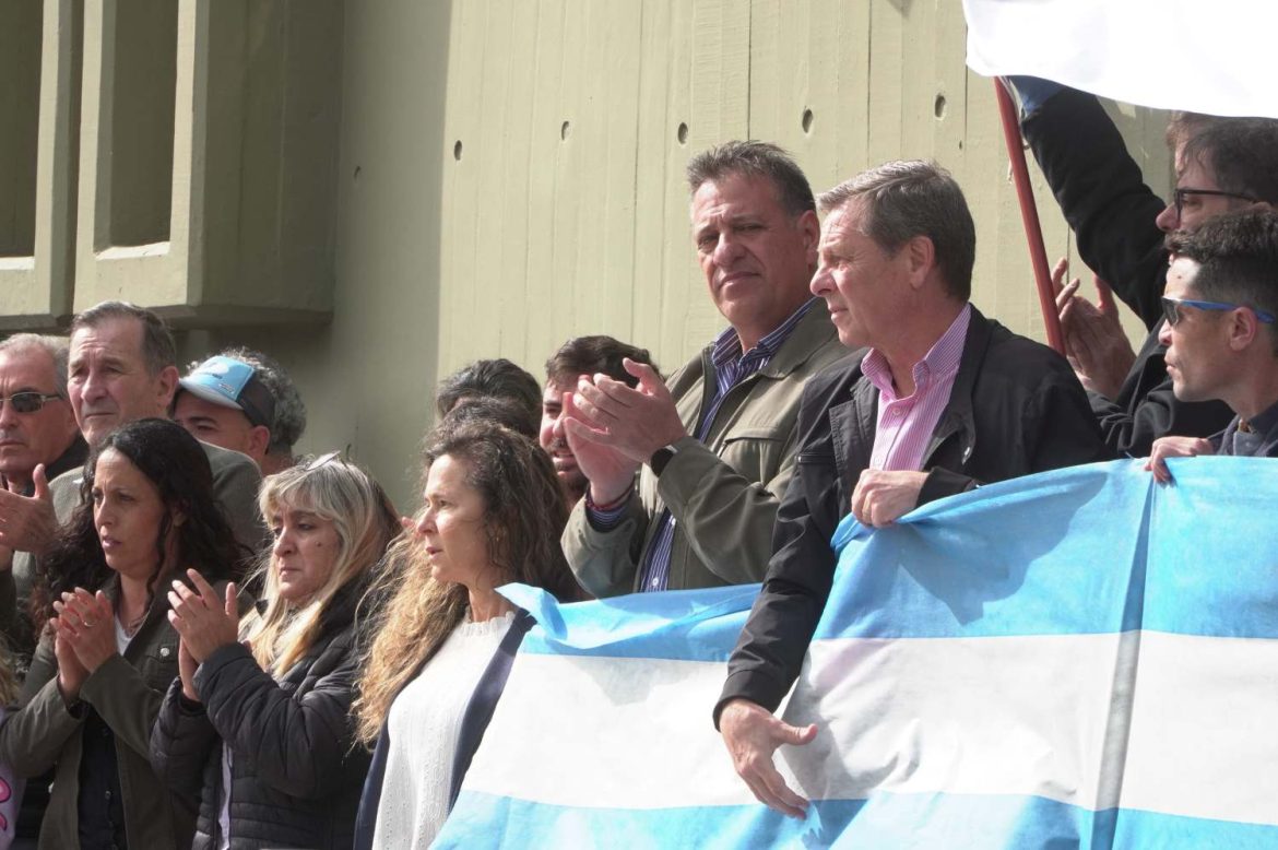 El ministro Pascual Fernández, en el abrazo al BNA: “Van por el vaciamiento y la entrega del banco”