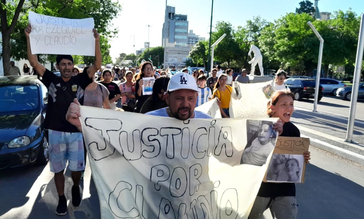 Este sábado, segunda marcha por la muerte de dos operarios en una boca de registro en Santa Rosa