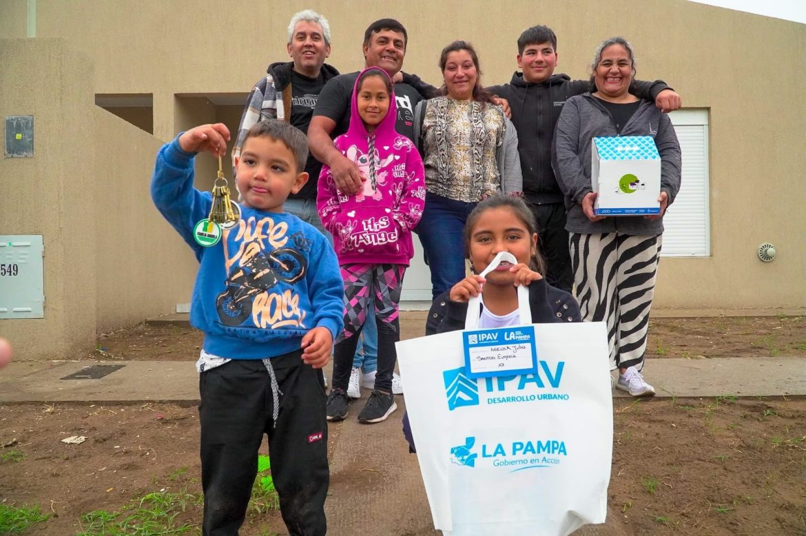 “En La Pampa, a pesar de todo, se construyen y se terminan las viviendas”