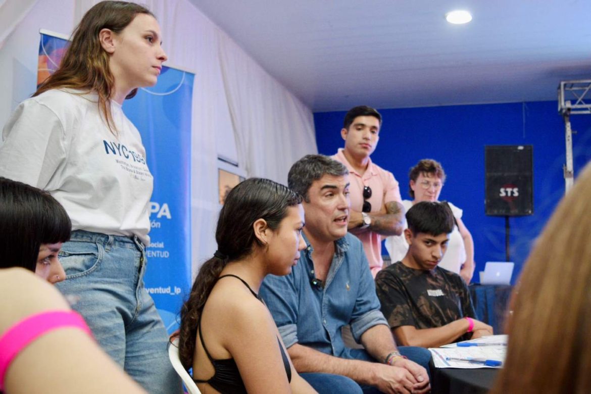 Bensusán: “Se debe profundizar el abordaje de problemáticas de las juventudes”