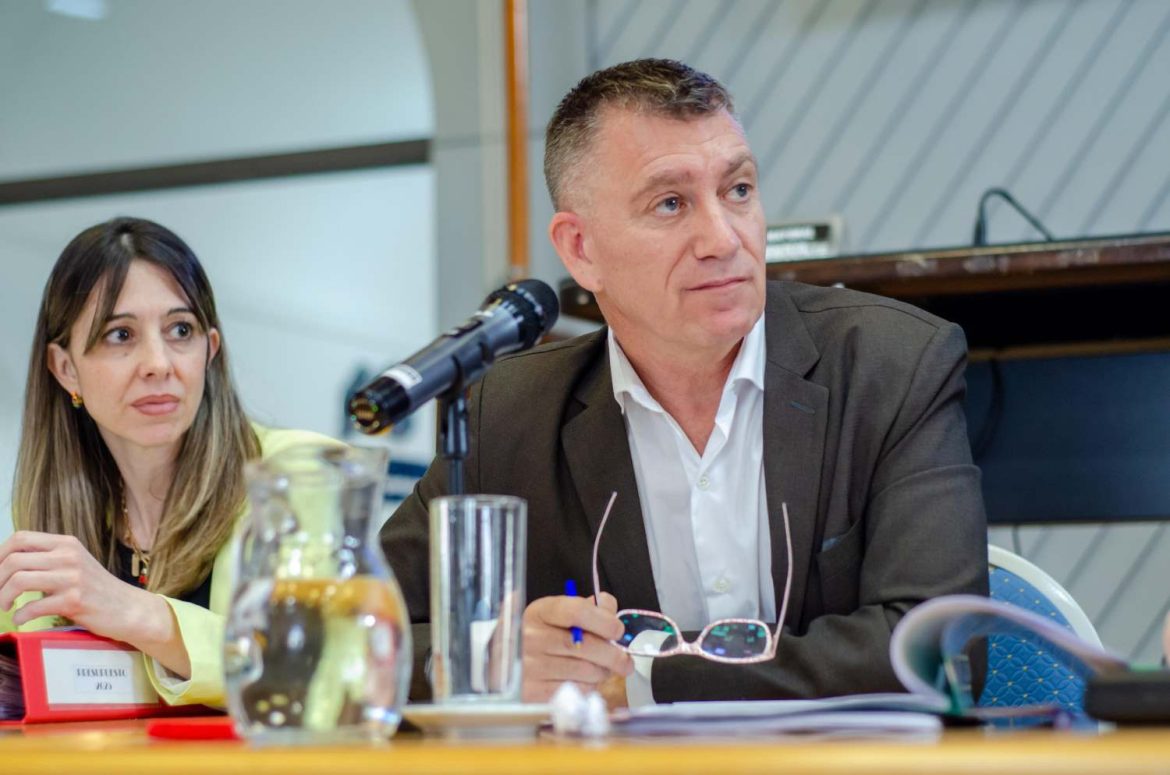 El Gobierno pampeano y la política económica de Milei: “Esto va camino a una devaluación”