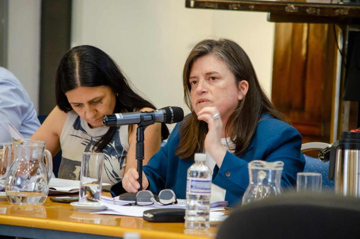 Ley de Plaguicidas: ministra avisa que hicieron mas cambios al borrador de la reglamentación y que quiere evitar la burocratización