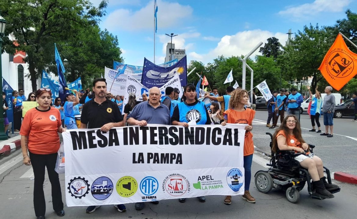 El Gobierno hizo una oferta por tres meses del 6,1% y los gremios piden más