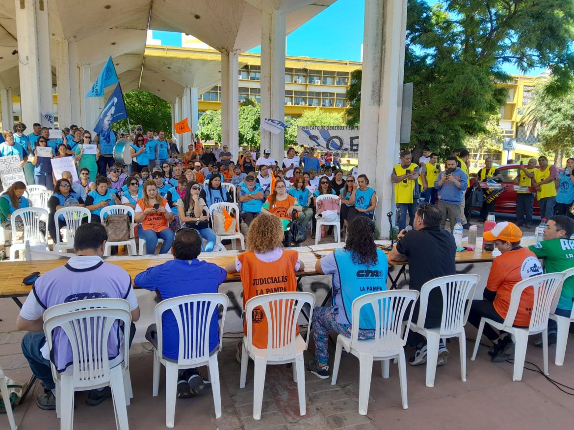 La Intersindical convocó a paro y movilización para el 28 de noviembre