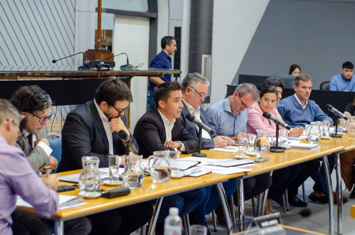 Intronati: La Pampa, si Nación da los fondos, puede terminar el Acueducto del Colorado y las 636 casas del Procrear