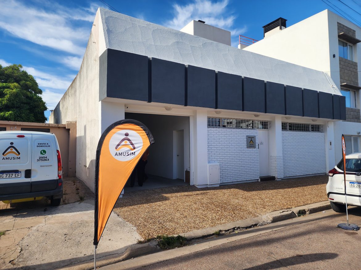 La mutual Amusim inaugura una droguería en Santa Rosa